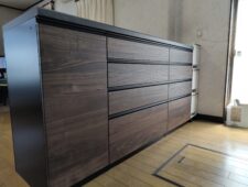 パモウナ　キッチンカウンター　背面化粧