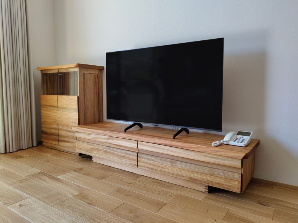 テレビボード