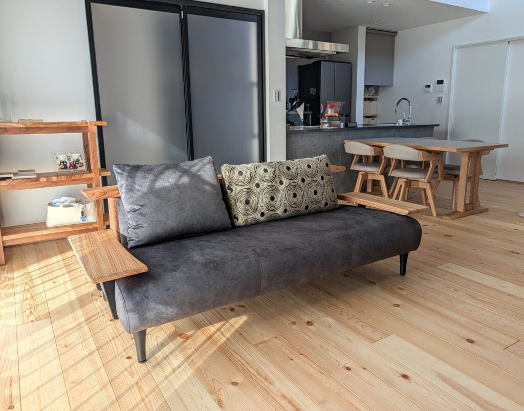 シェルタ、赤楠シェルフ